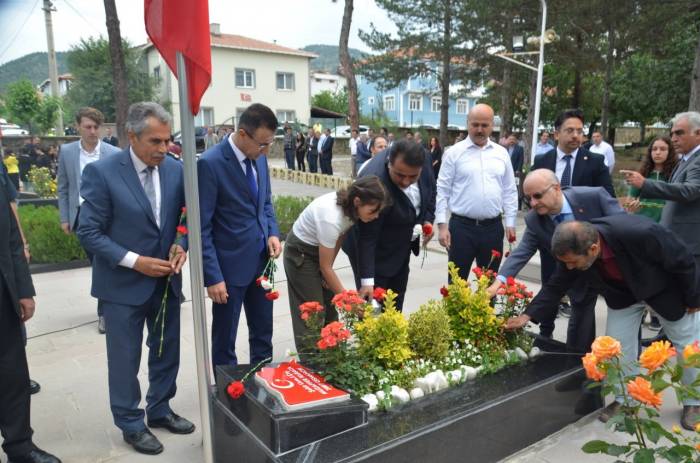 Şehit Aybüke Öğretmen Mezarı Başında Anıldı