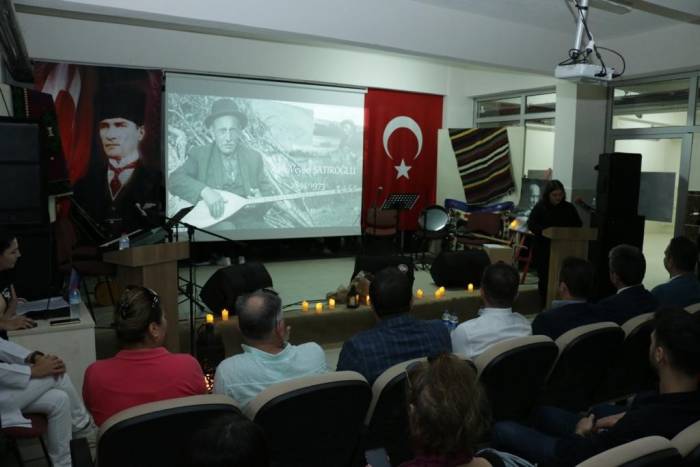 Öğrenciler Halk Ozanı Aşık Veysel’i Andı