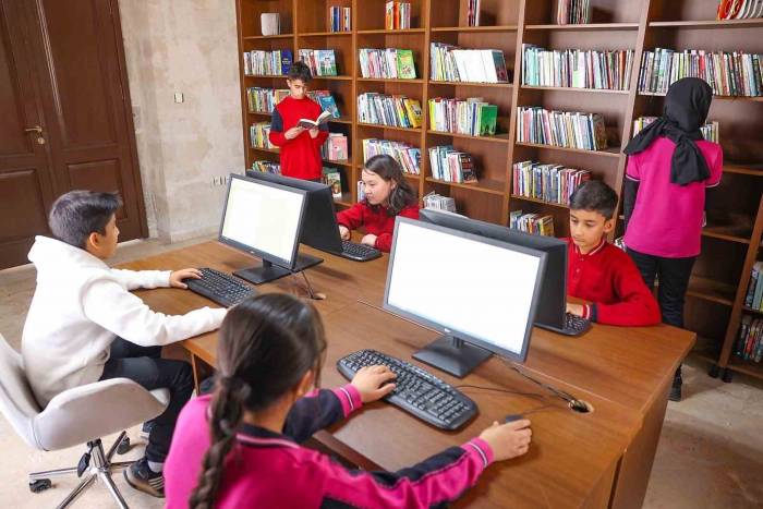 Denizli’deki 740 Kütüphanede 941 Bin 508 Adet Kitap Bulunuyor