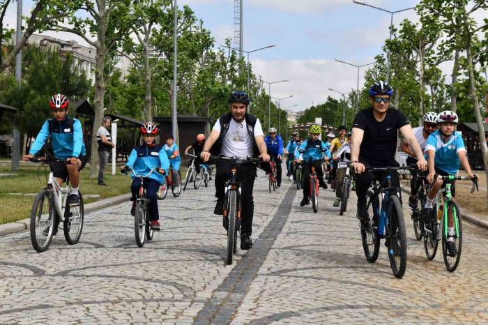 Esenyurt Belediye Başkanı Bozkurt’tan Bisiklet Yolu Müjdesi