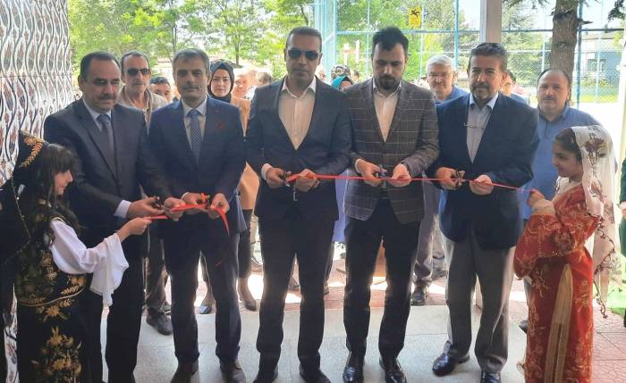 Emet Halk Eğitimi Merkezi Müdürlüğünün Yıl Sonu Sergisi