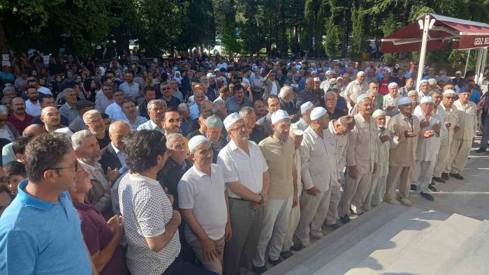 Gediz’de Son Hacı Kafilesi Dualarla Uğurlandı