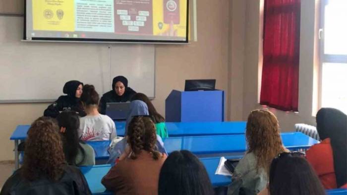 Gediz’de Üniversite Öğrencilerine Kades Uygulaması Anlatıldı