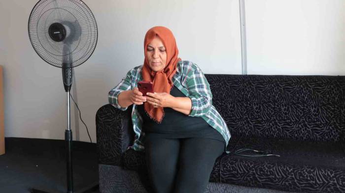 Depremde Kaybolan Yeğenini Arıyor