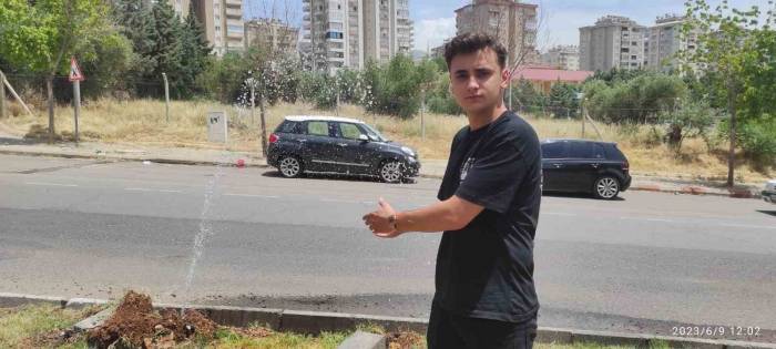 Patlayan Boru Onarılmayınca İçme Suyu Boşa Aktı