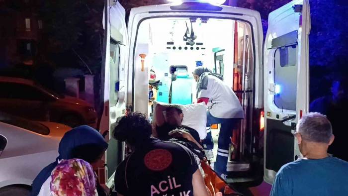 Otobüsten İnince Husumetlisi Tarafından Vuruldu, Yaralı Halde 2 Buçuk Kilometre Evine Yürüdü