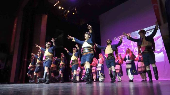 Samsun’da “1. Halk Dansları Şenliği”