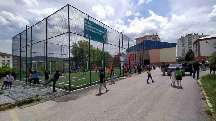 Yozgat’ta 30 Spor Sahası, İl Milli Eğitim Müdürlüğüne Devredildi