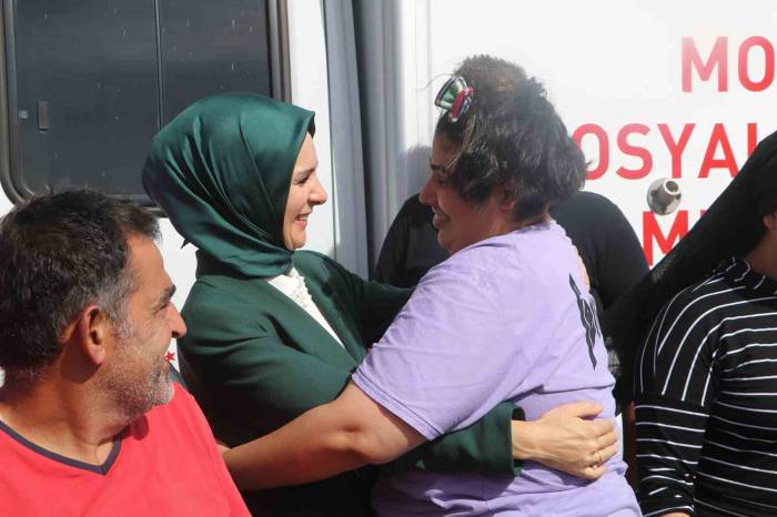 Bakan Göktaş’tan Zihinsel Engelli Melisa’ya Anne Şefkati