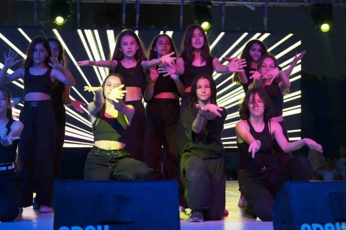 Büyükşehir Konservatuvar Kursiyerleri Hünerlerini Sergiledi