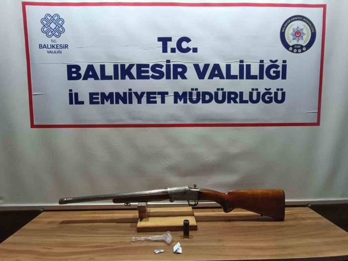 Balıkesir’de Polis 26 Aranan Şahsı Yakalandı