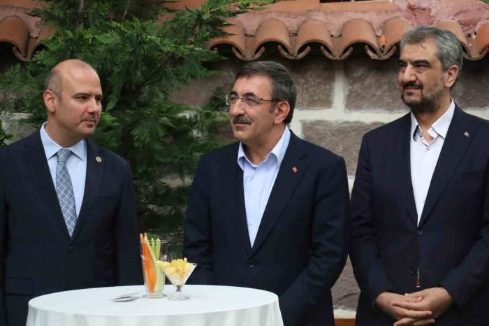 Cumhurbaşkanı Yardımcısı Yılmaz’dan Asgari Ücret Açıklaması