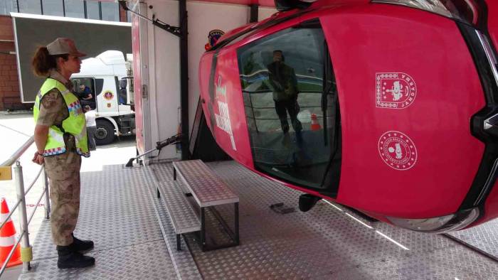 Van’da Emniyet Kemeri Takmanın Önemi Simülasyonda Görüldü