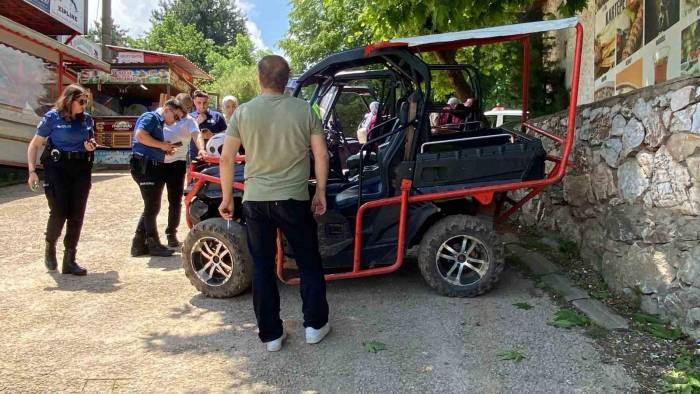 Freni Tutmayan Atv Kazaya Sebep Oldu: 4 Kişi Yaralandı