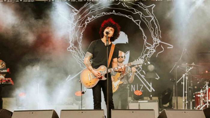 Kapadokya’da Selda Bağcan Ve Seksendört Rüzgarı Esti