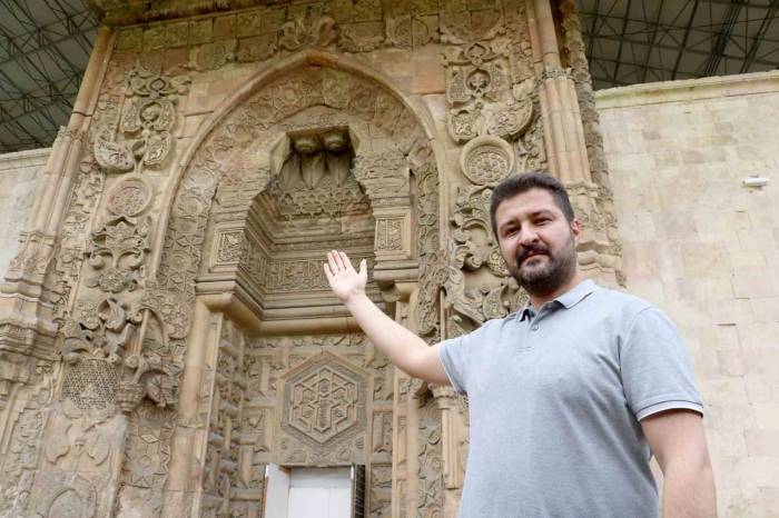 Dünyada Eşi Benzeri Yok, İnce İşçilikle Yenileme Çalışmaları Sürüyor