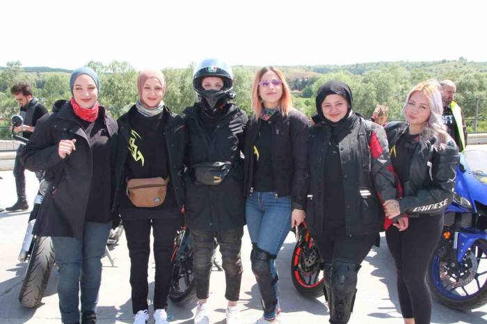 350 Motosiklet Tutkunu Bilecik’te Buluştu, Tarihi Mekanları Ziyaret Etti