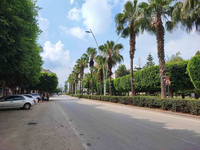 Sıcaklık Artınca Adanalı Şehri Terk Etti