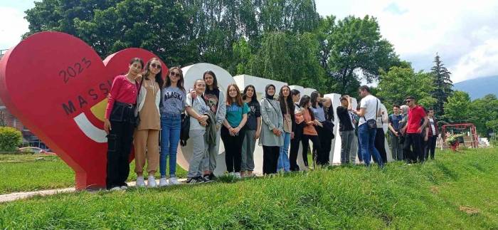 Ardahan’da Öğretmen Ve Öğrenciler Yurt Dışı Deneyimi Yaşıyor