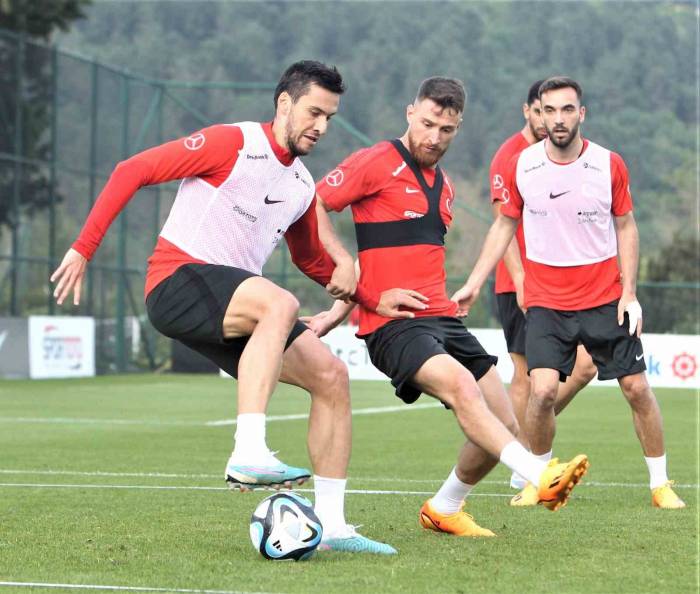 A Milli Futbol Takımı, Letonya Maçının Hazırlıklarına Başladı