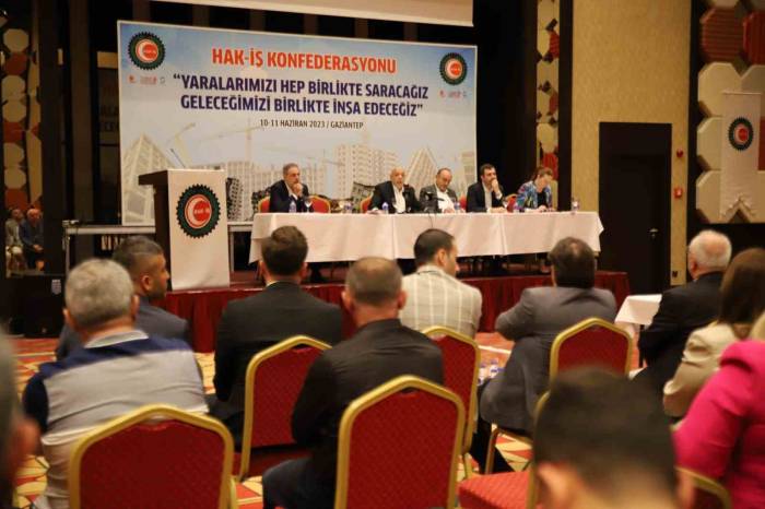 Hak-iş Sendikası’ndan Deprem Bölgesine 260 Milyon Tl’lik Destek
