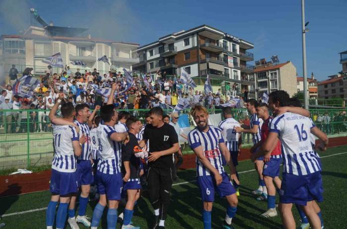 Selendi Belediyespor 31 Yıl Sonra İlk Şampiyonluğunu Yaşadı