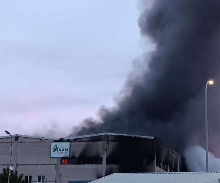 İzmir’de Yağ Fabrikasında Korkutan Yangın