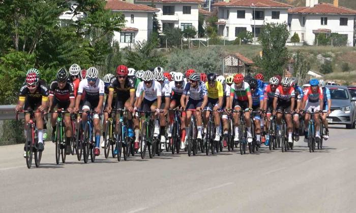 Road Race Kırıkkale 2.2 Ucı Uluslararası Bisiklet Yarışları’nın İkinci Gün Etabı Başladı