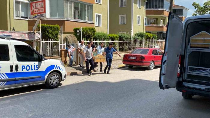 Yalnız Yaşayan 64 Yaşındaki Adam Evinde Ölü Bulundu