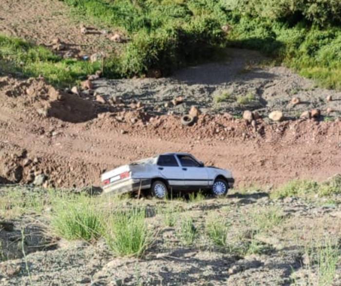 Siirt’te Otomobil Şarampole Yuvarlandı: 3 Yaralı