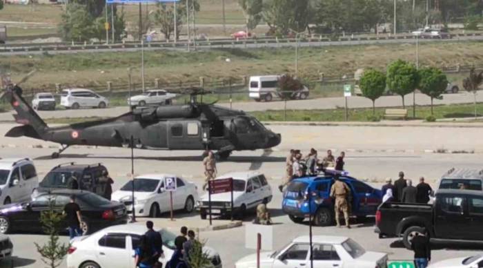 Operasyonda Rahatsızlanan Asker Helikopterle Hastaneye Yetiştirildi