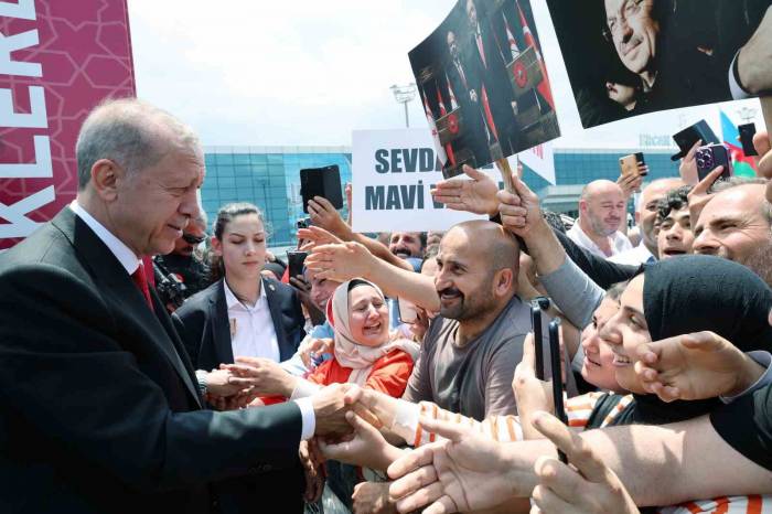 Cumhurbaşkanı Erdoğan’a Kktc’de Yoğun İlgi