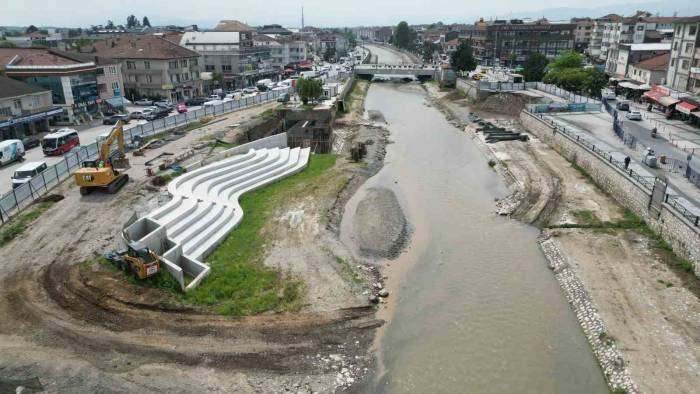 Yüzlerce Yıl Ayakta Kalacak Bir Eser Ortaya Çıkıyor