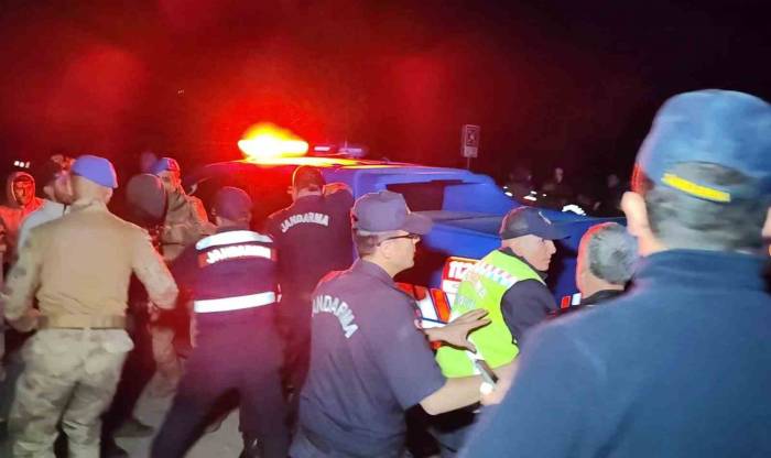 Bursa’da Gerginlik 5 Saat Sürdü: Jandarma Üniformasıyla Gözaltına Alındılar