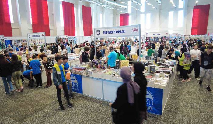 Karaman Belediyesinin Düzenlediği Kitap Günleri Sona Erdi