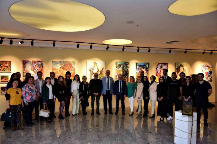 Üniversite Öğrencilerinin Mezuniyet Sergisi Sanatseverlerle Buluştu