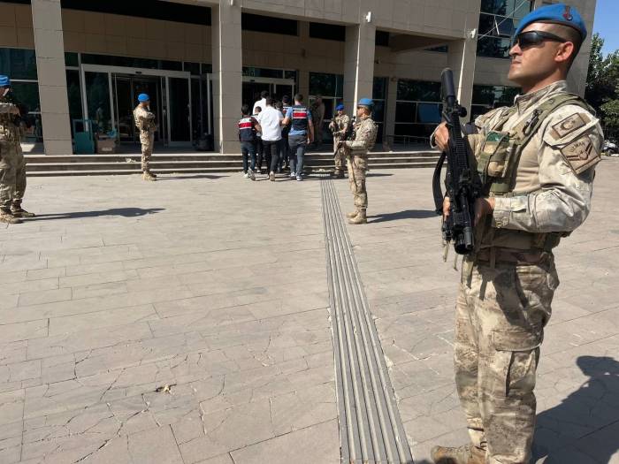 Çobanbey Sınır Kapısı’nda Rüşvet Operasyonu: 10 Gözaltı