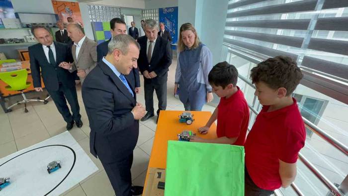 Vali Sonel, Okul Ziyaretlerini Sürdürüyor
