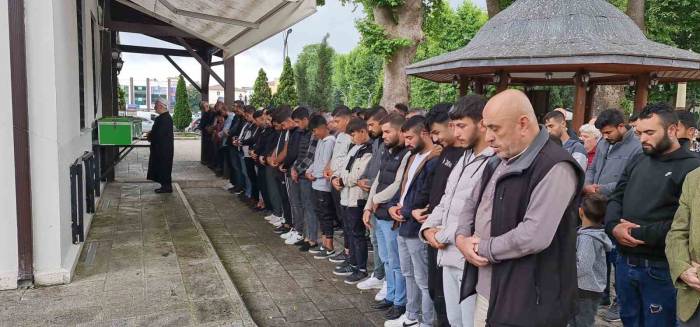 Trafik Kazasında Hayatını Kaybeden Genç Defnedildi