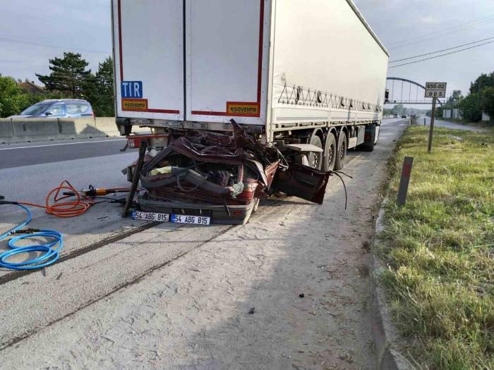 D-650’de Feci Kaza, Tıra Ok Gibi Saplandı: 1 Ölü