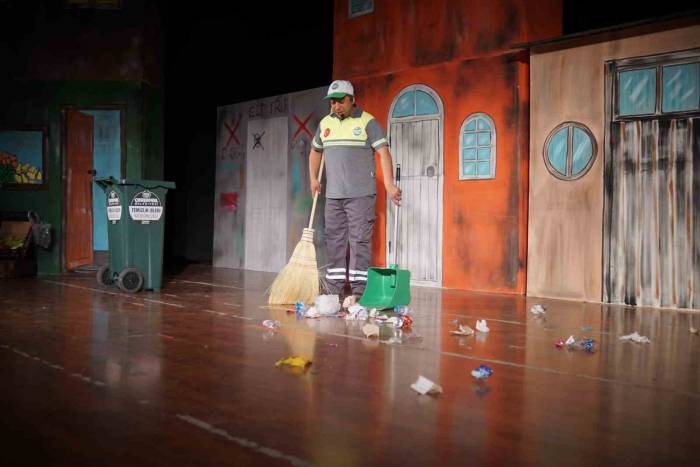 ’çöp Avcısı’ Miniklerle Buluştu