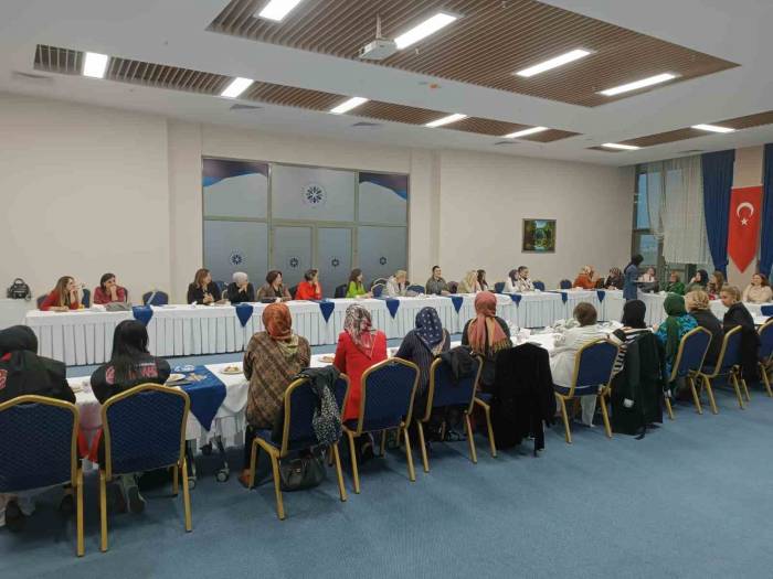 “üreten Kadın” Temasıyla Toplandılar