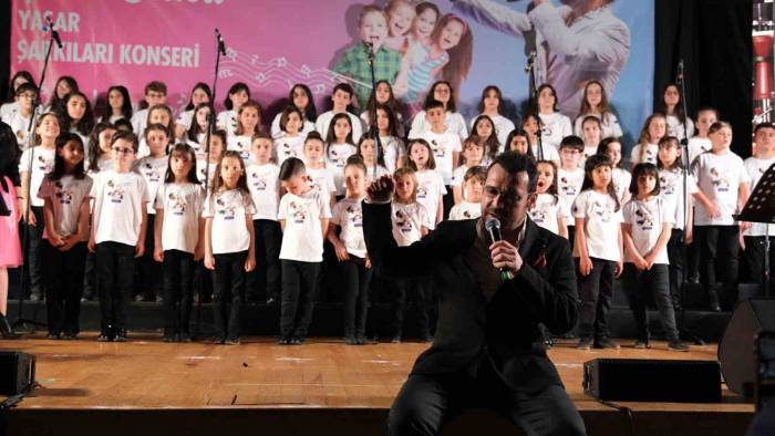 Ustalara Saygı Gecesi’nde Yaşar Sahne Aldı