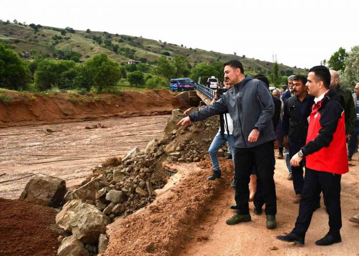 Kırıkkale’de Sel: Dereler Taştı, Evleri Ve Ahırları Su Bastı