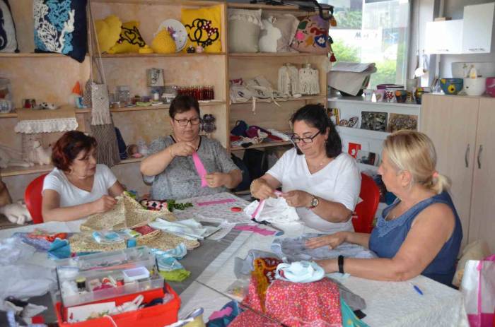 Makko Bayrama Neşe Katmak İçin Kolları Sıvadı