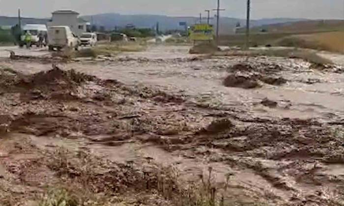 Kırıkkale’de Sağanak Sele Dönüştü: Dereler Taştı, Tarım Arazileri Zarar Gördü