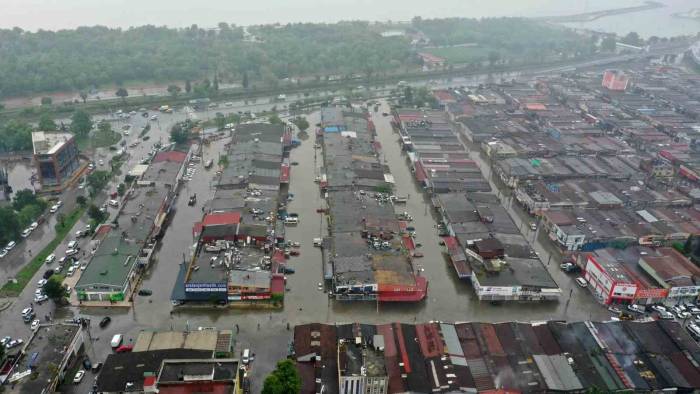 Samsun Valisi Dağlı: “tüm Ekiplerimiz Canla Başla Çalışıyor”