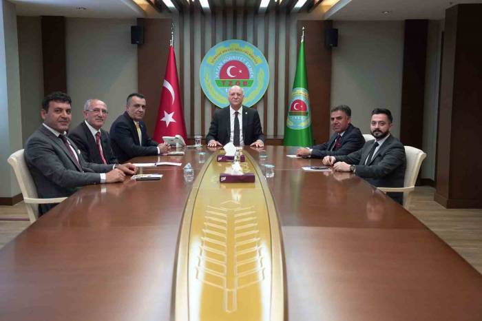 Muşlu Çiftçilerin Sorunları Tzob Başkanı Bayraktar’a Anlatıldı