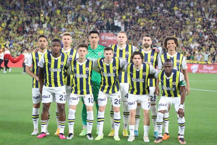 Fenerbahçe’de Teknik Direktör Arayışı Hız Kazandı