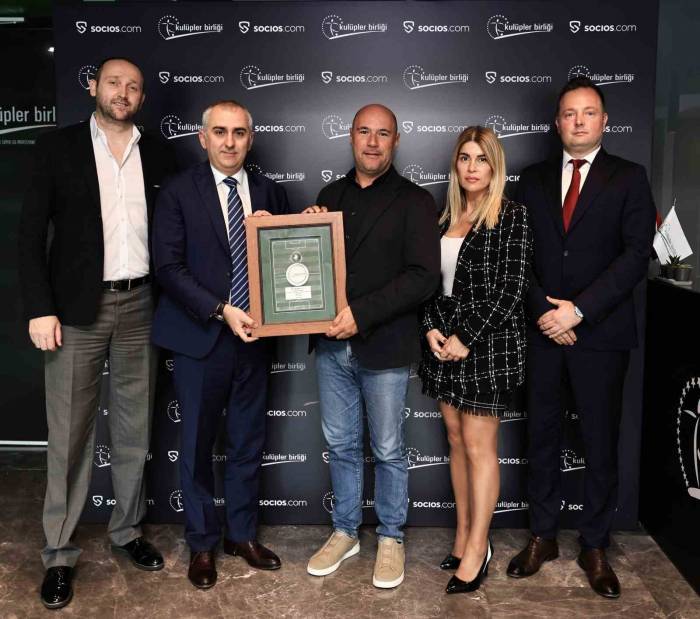 Kulüpler Birliği’nden Alexandre Dreyfus’a Teşekkür Plaketi